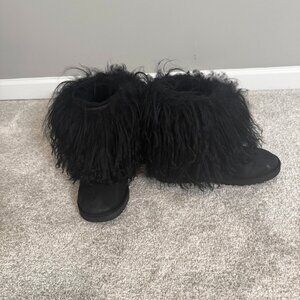 UGG | Classic Short Curly Sheepskin Cuff Mongolian Black Suede Boots Size 9